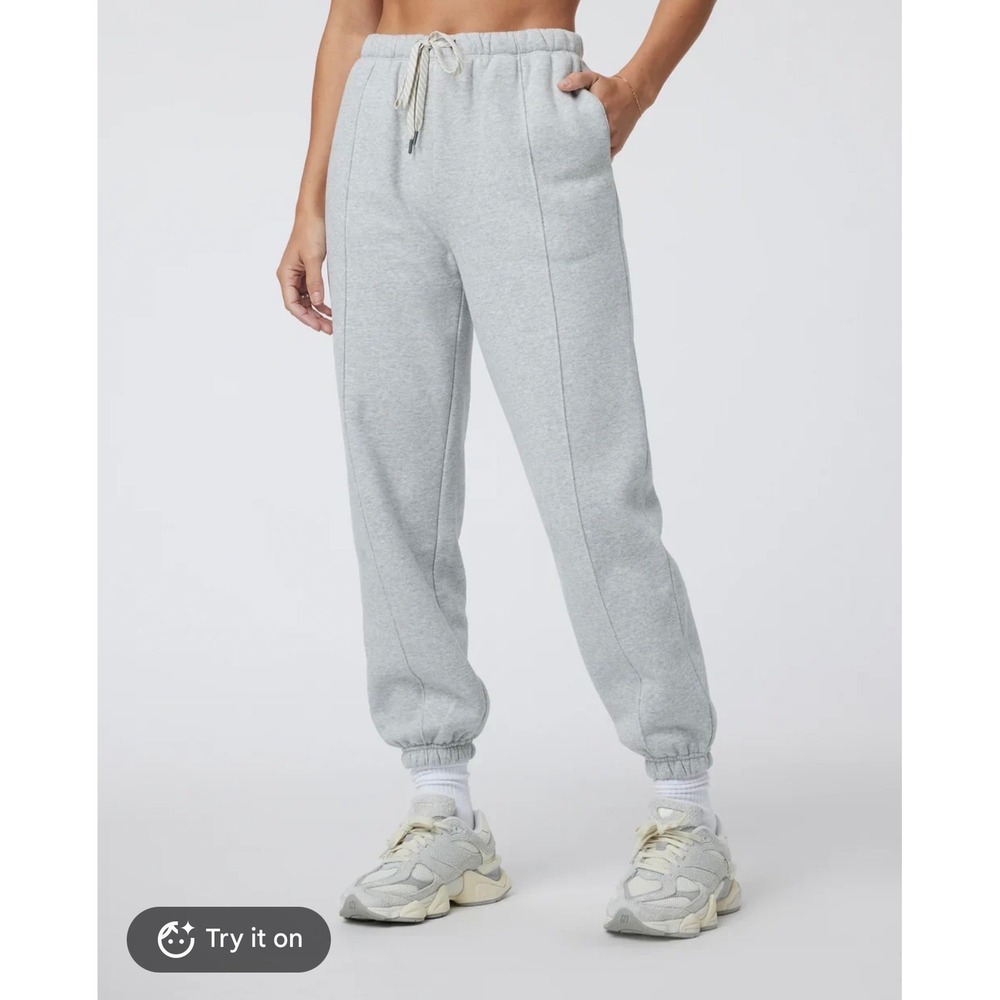 Vuori Sweatpants Womens S Grey Excellent Pintuck Joggers VW4205 Organic Cotton